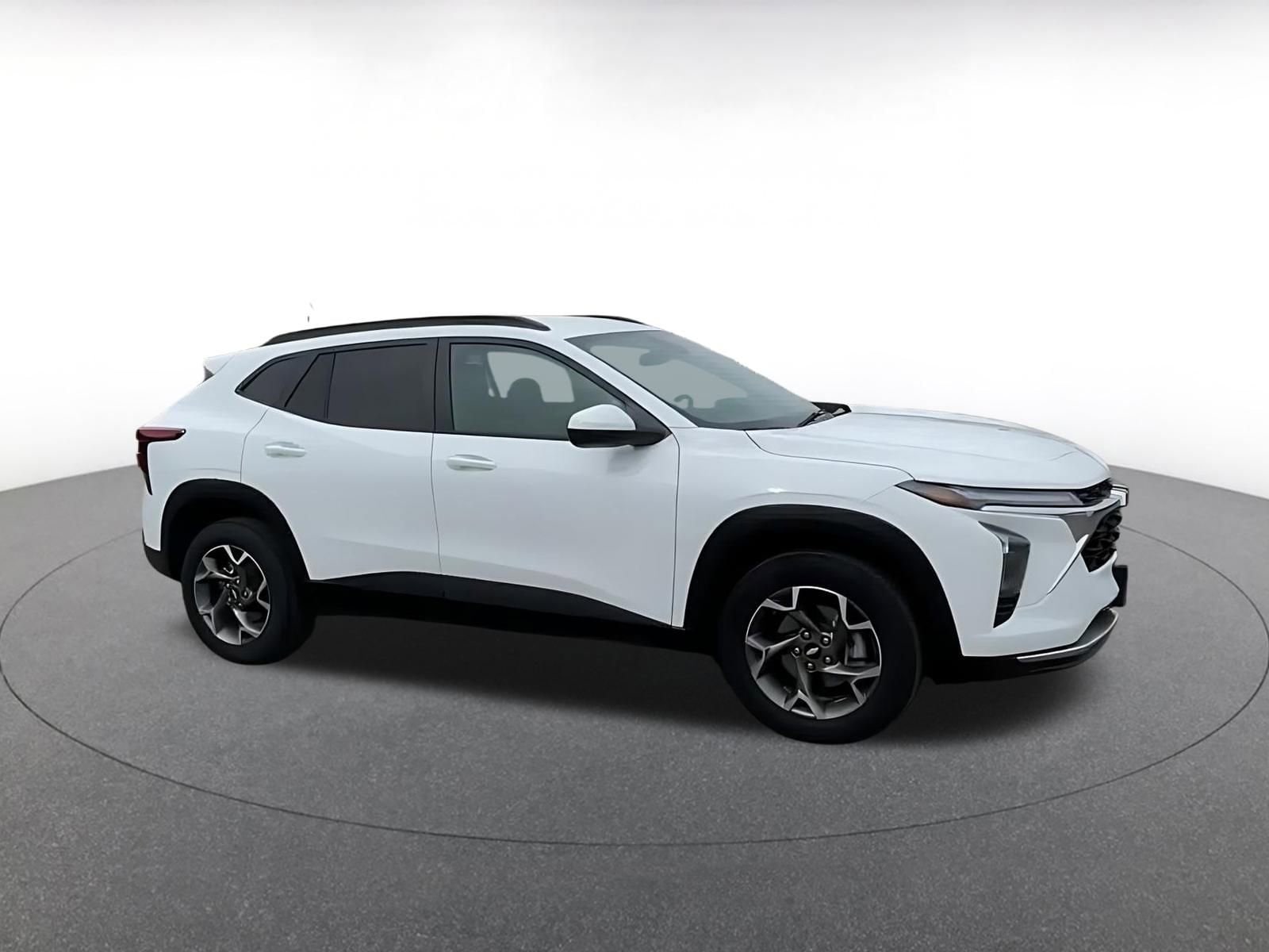 Thumbnail: 2025 Chevrolet Trax - 2