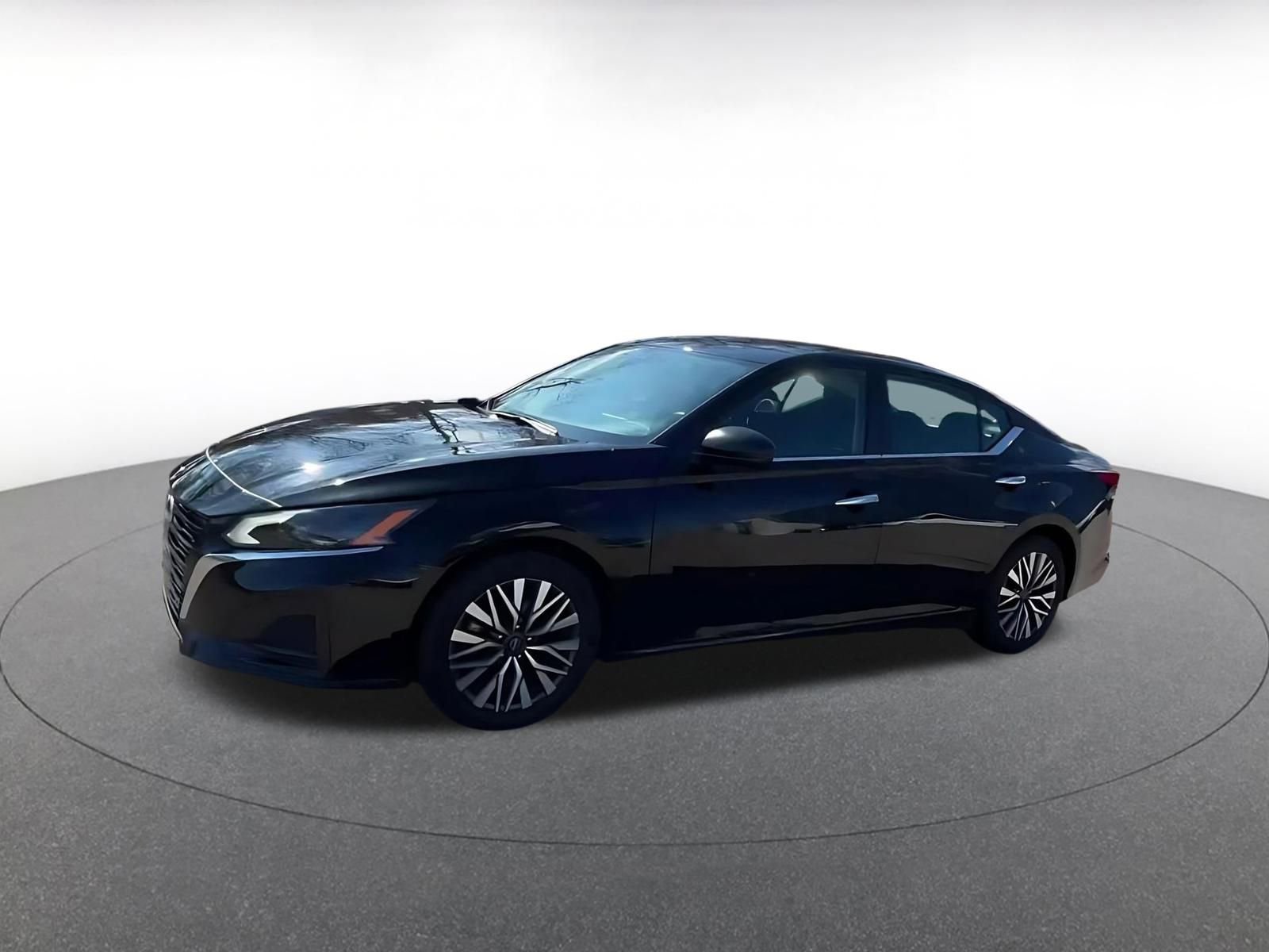 Thumbnail: 2025 Nissan Altima - 8