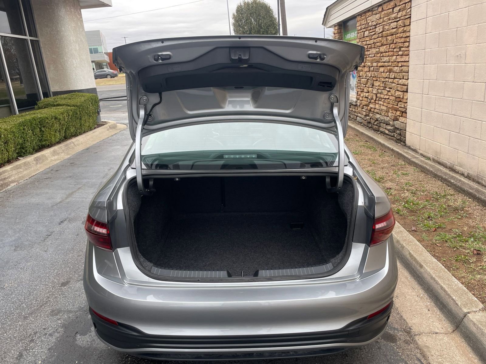 Thumbnail: 2025 Volkswagen Jetta - 30