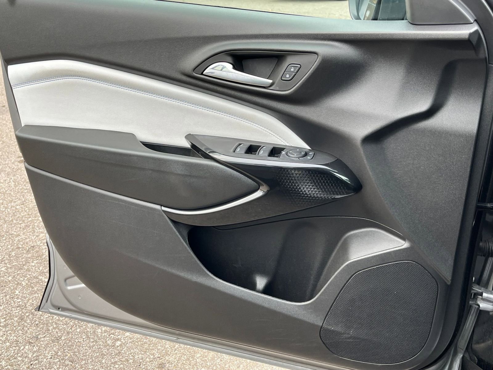 Thumbnail: 2025 Chevrolet Trax - 20