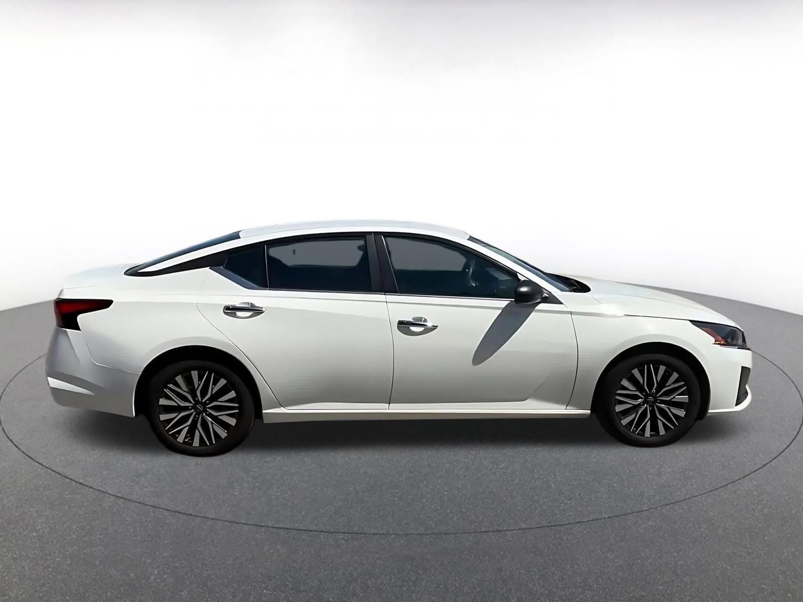 Thumbnail: 2025 Nissan Altima - 16