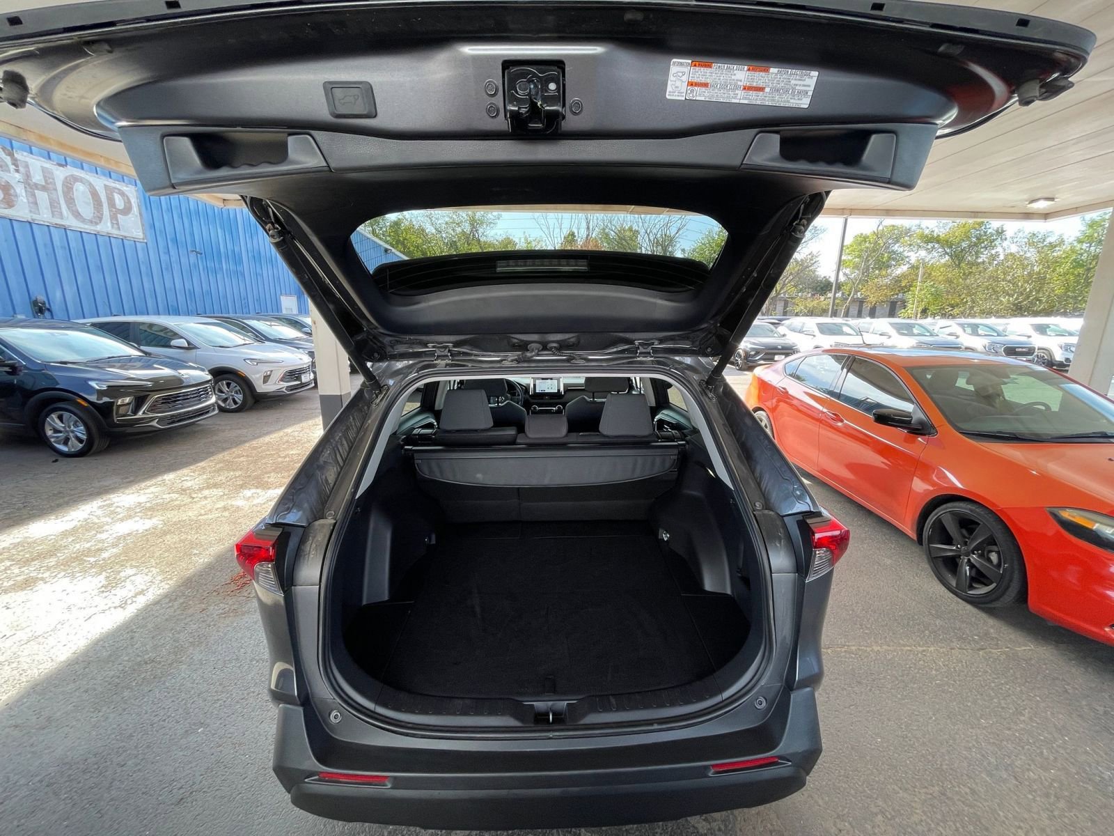 Thumbnail: 2025 Toyota RAV4 - 32