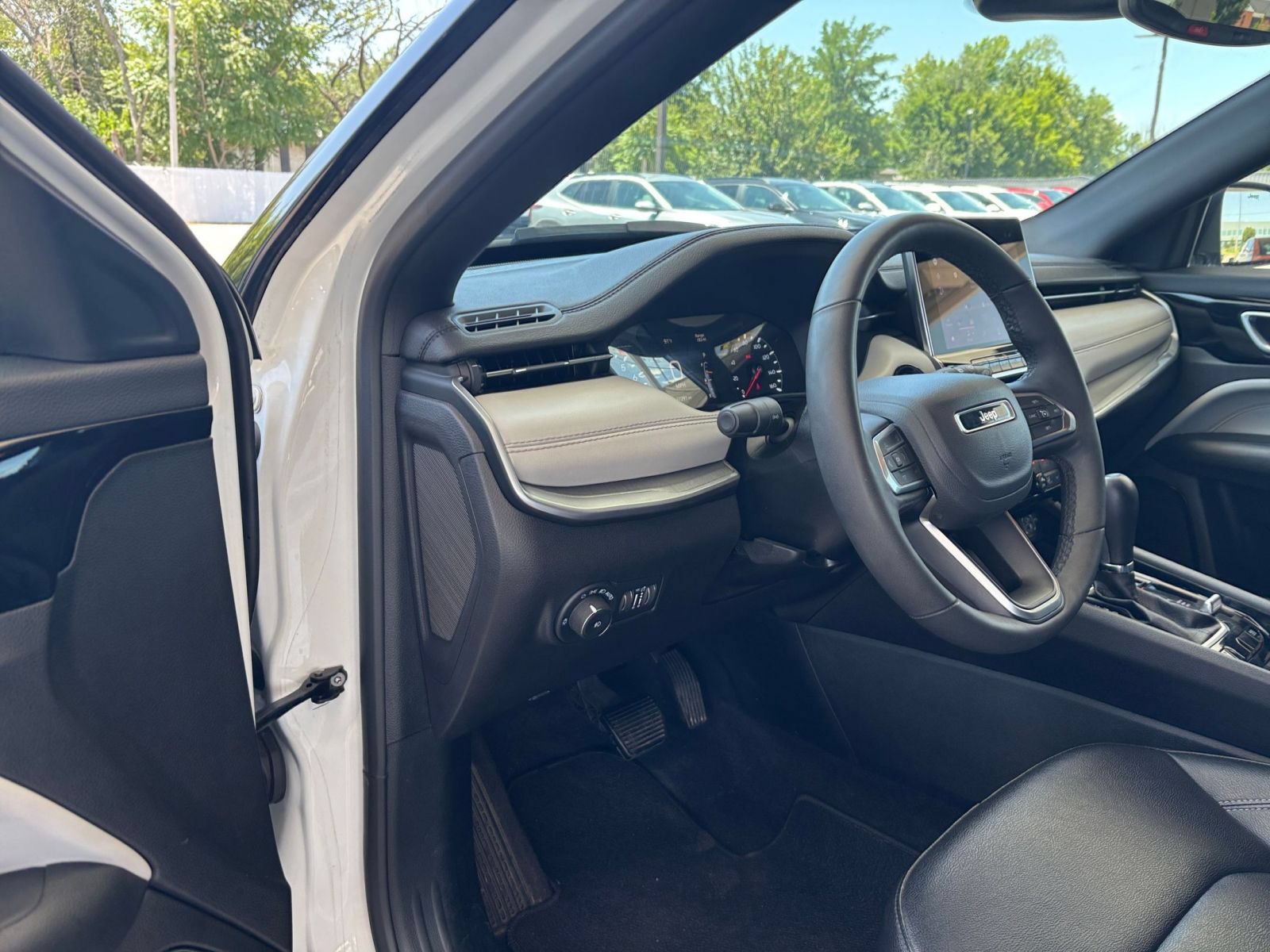 Thumbnail: 2025 Jeep Compass - 30