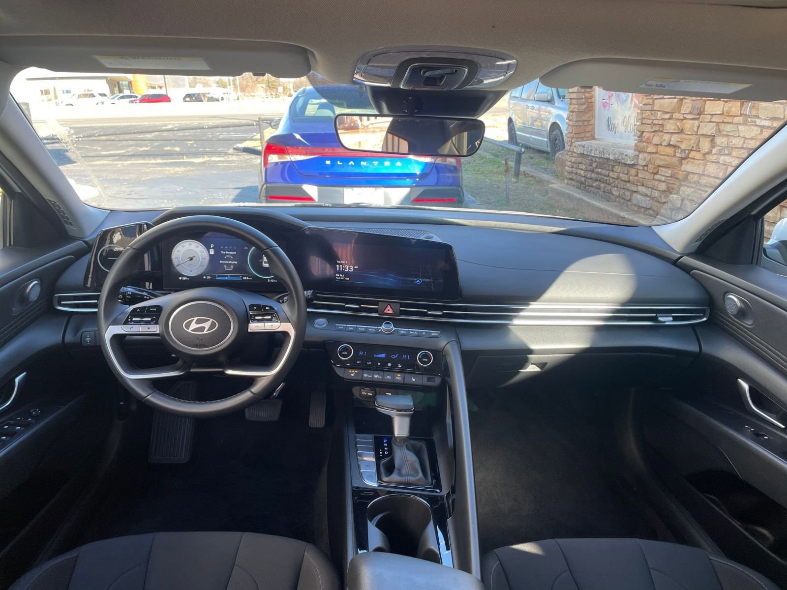 Thumbnail: 2025 Hyundai Elantra - 32