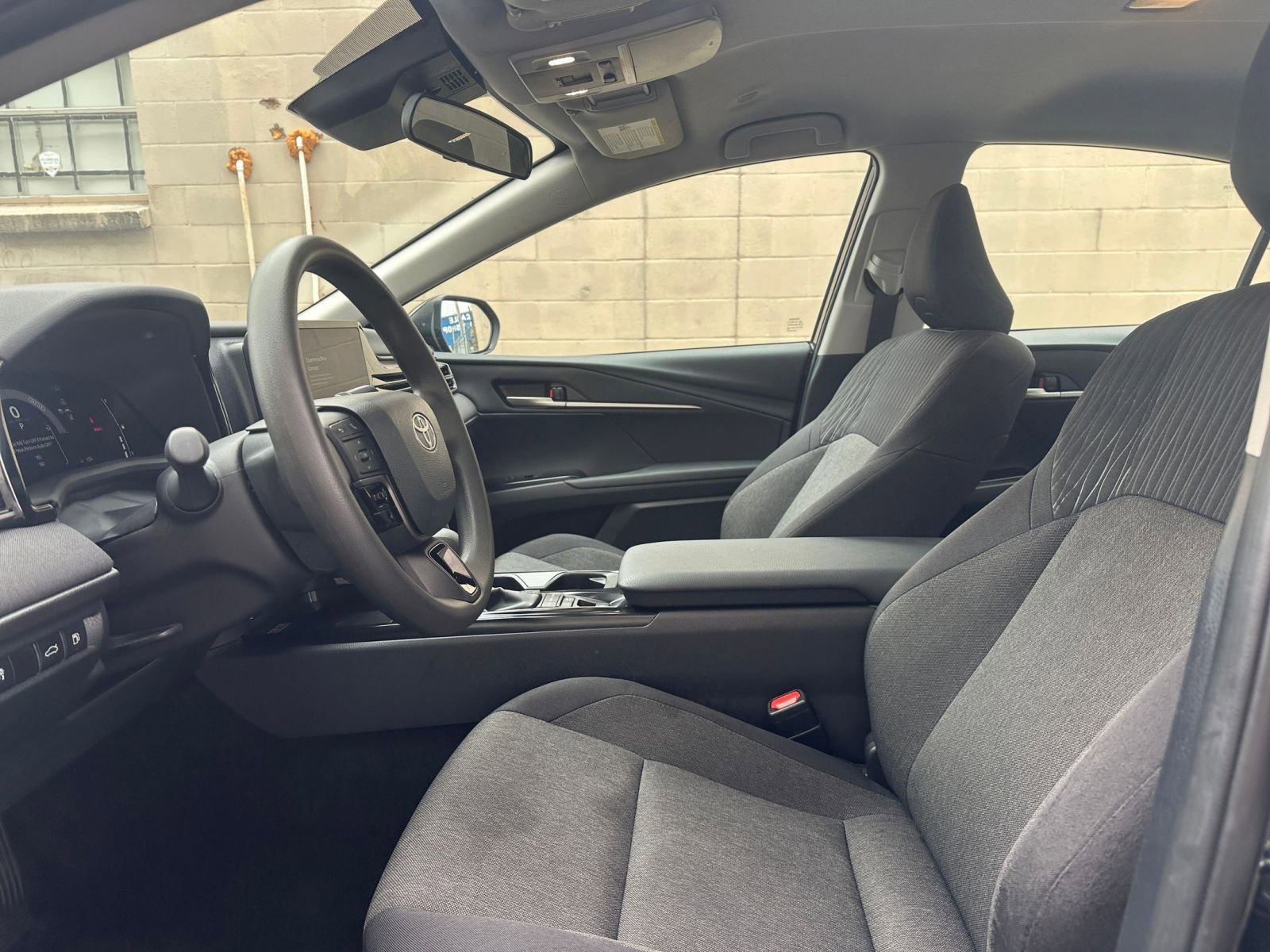 Thumbnail: 2025 Toyota Camry - 25