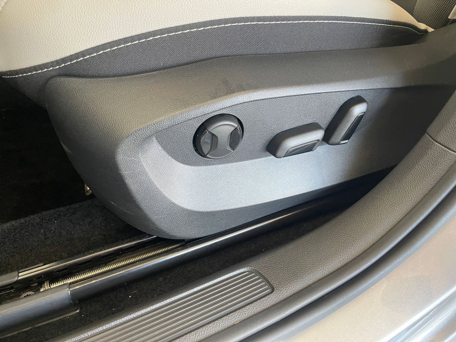 Thumbnail: 2025 Volkswagen Taos - 23