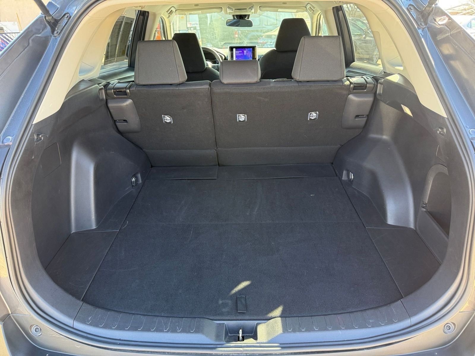 Thumbnail: 2025 Toyota RAV4 - 31