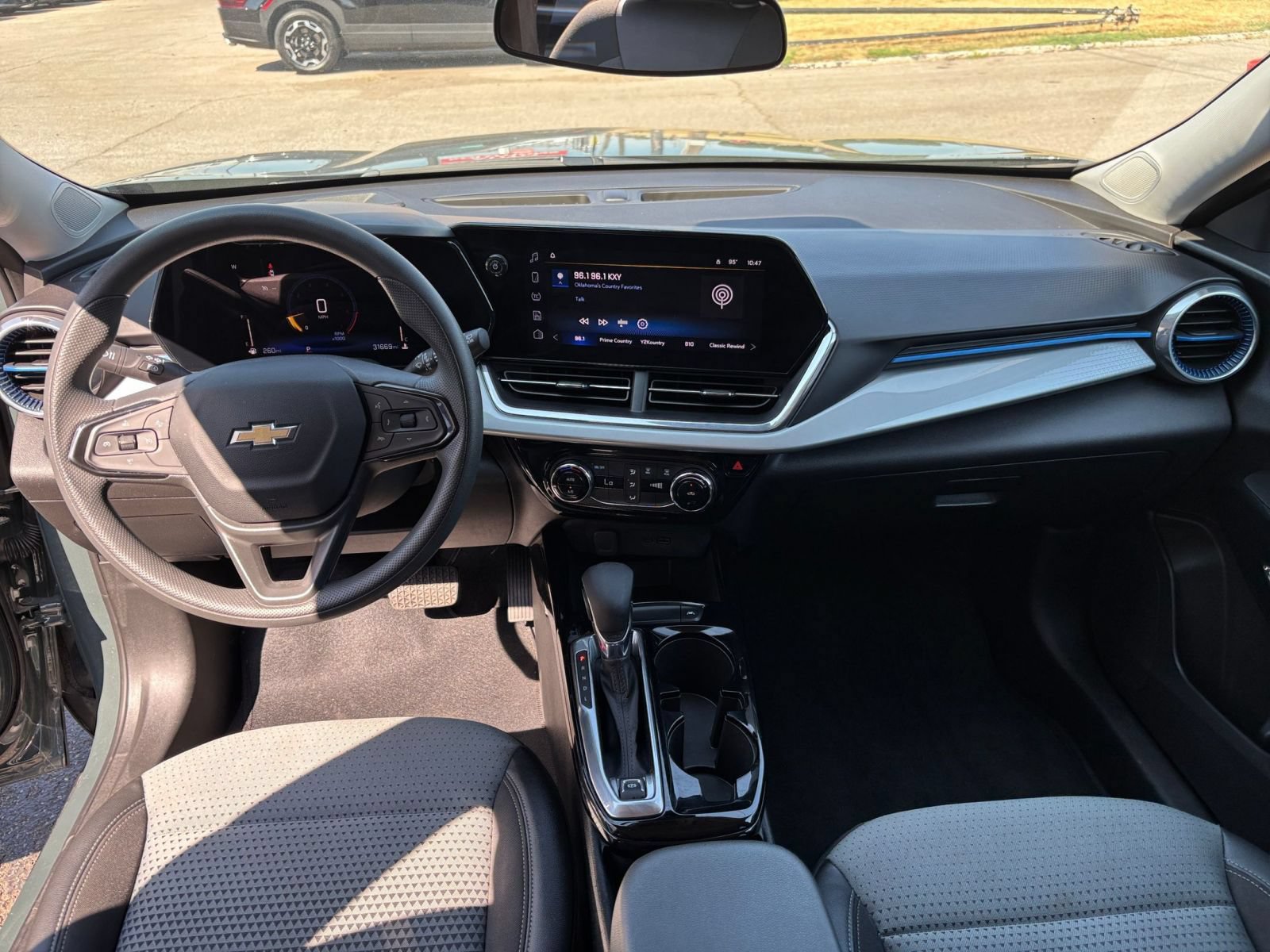 Thumbnail: 2025 Chevrolet Trax - 32