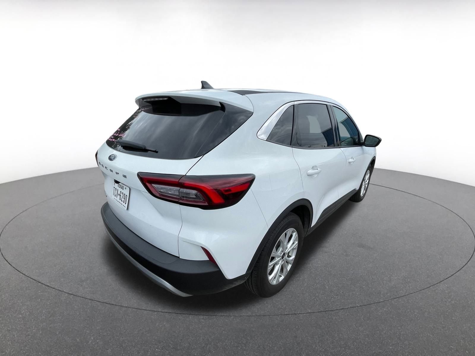 Thumbnail: 2023 Ford Escape - 4
