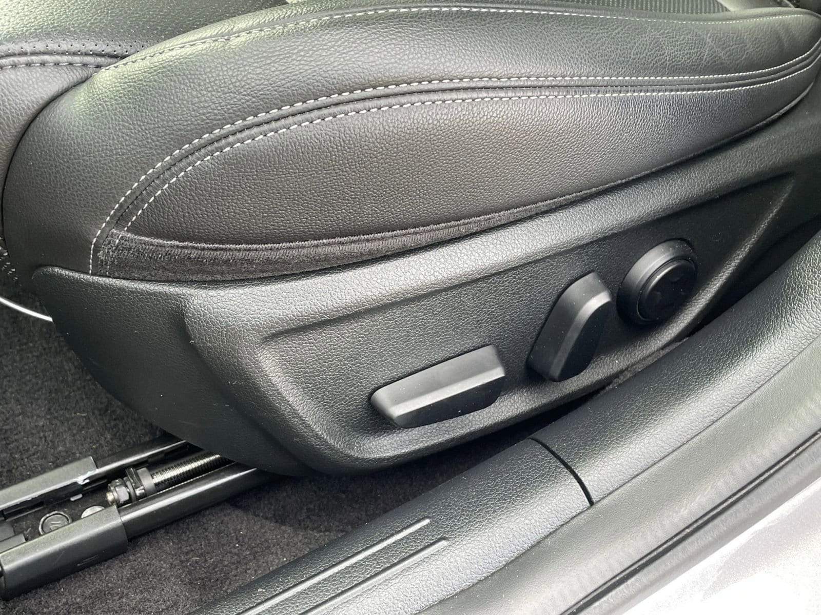 Thumbnail: 2025 Genesis G70 - 24