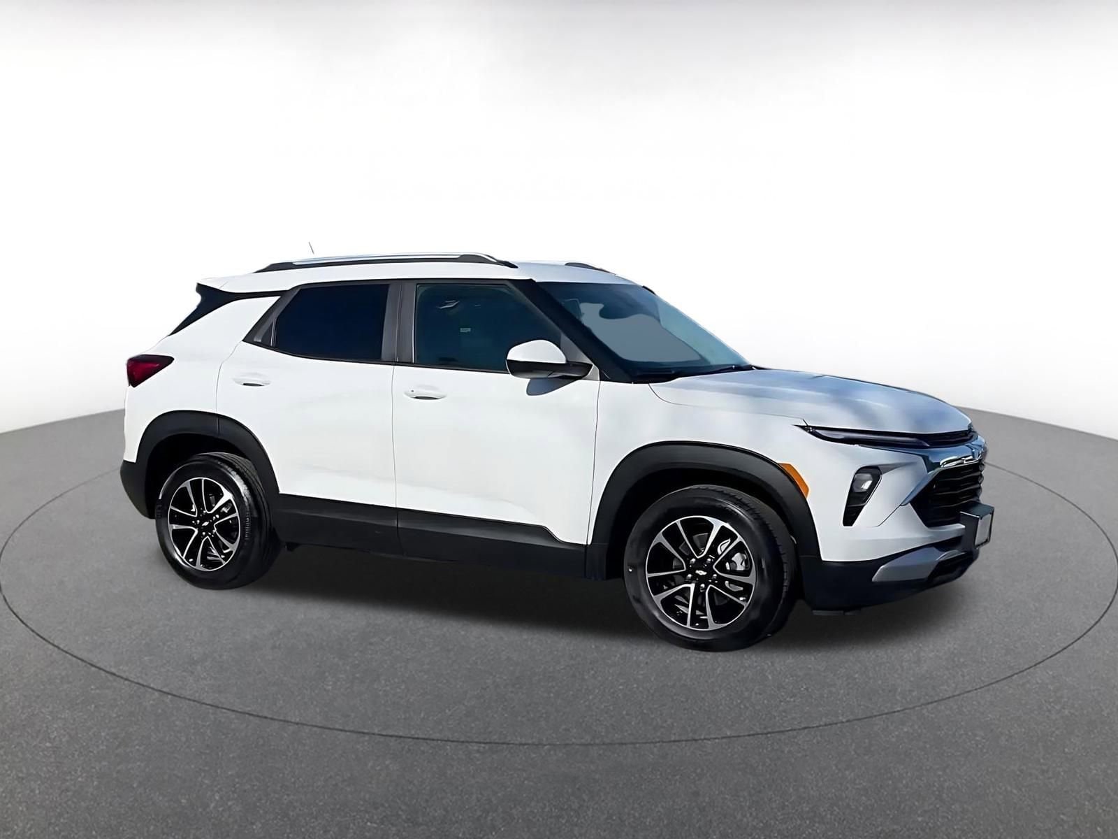 Thumbnail: 2025 Chevrolet TrailBlazer - 2