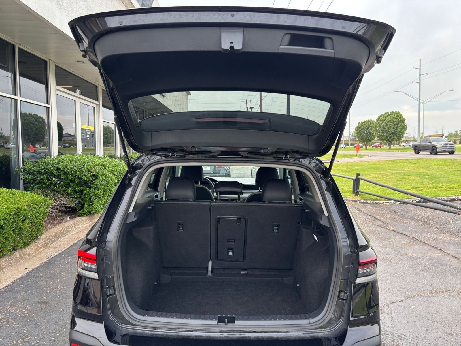 Thumbnail: 2025 Volkswagen Taos - 32