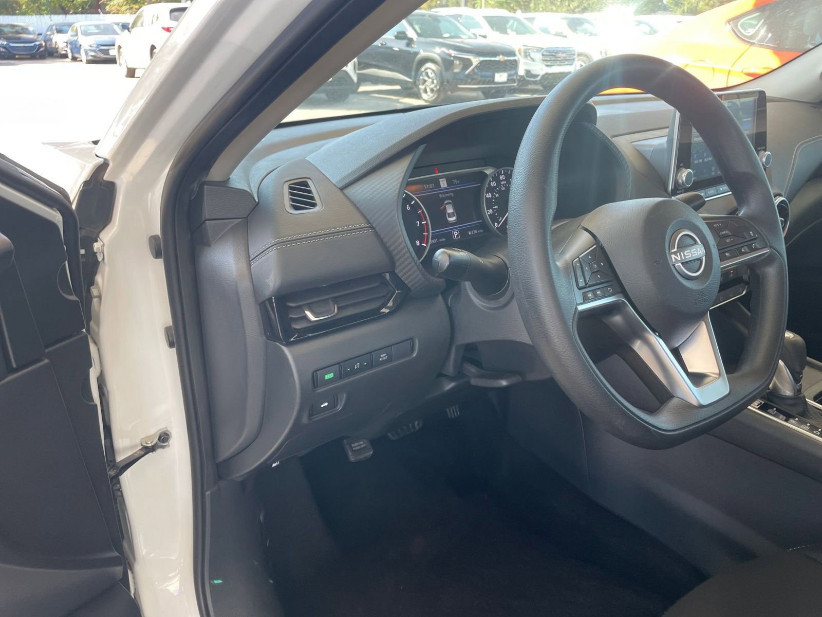 Thumbnail: 2024 Nissan Sentra - 32