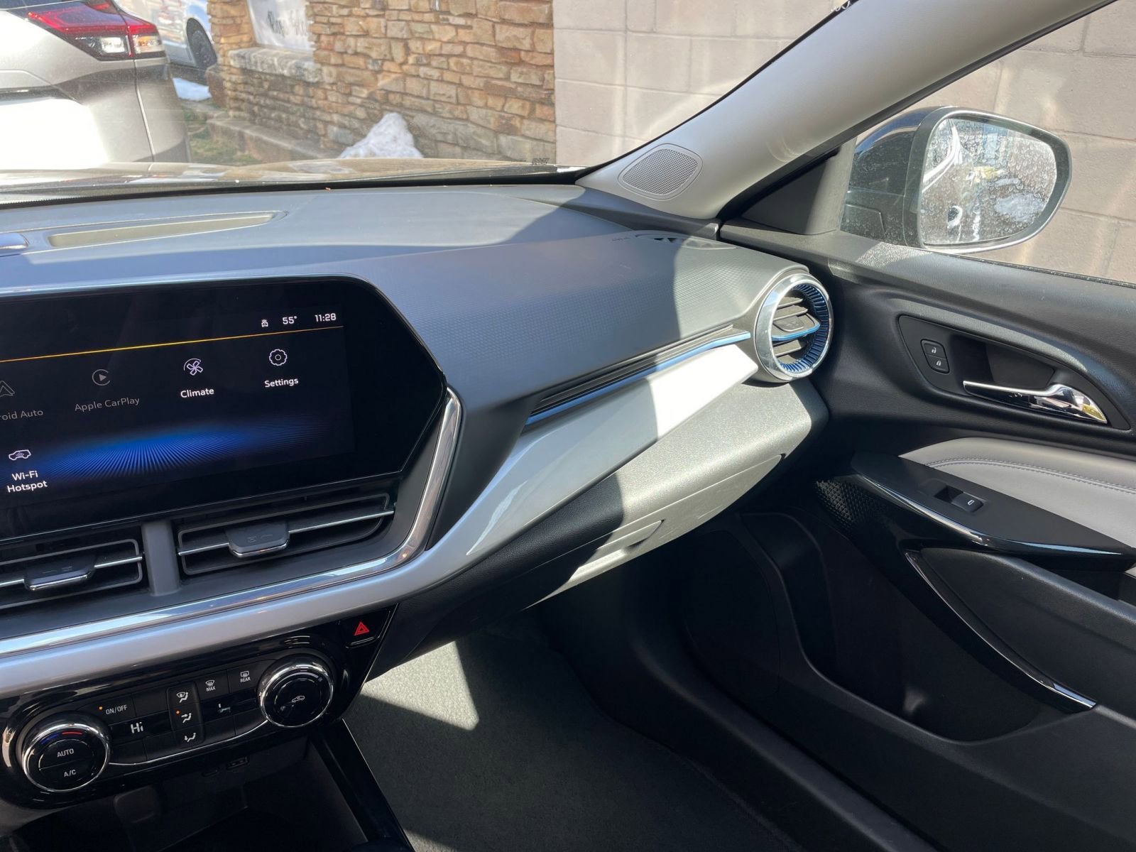 Thumbnail: 2025 Chevrolet Trax - 34