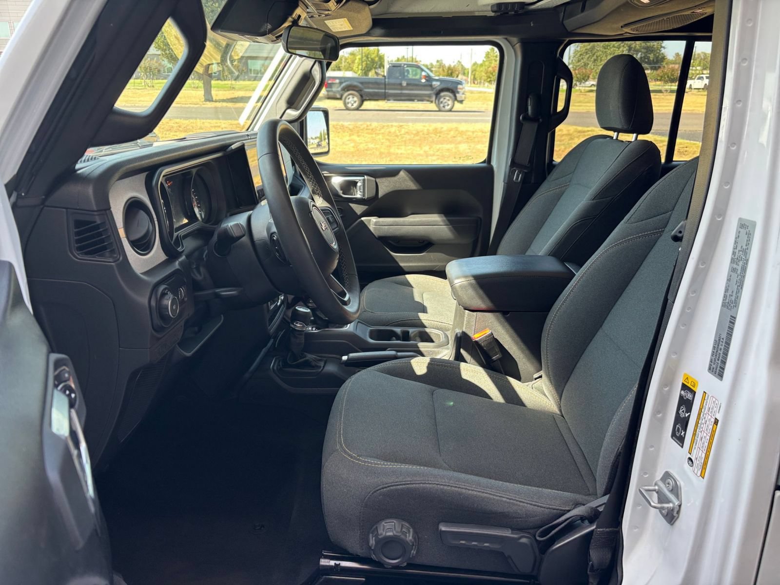 Thumbnail: 2025 Jeep Wrangler - 25