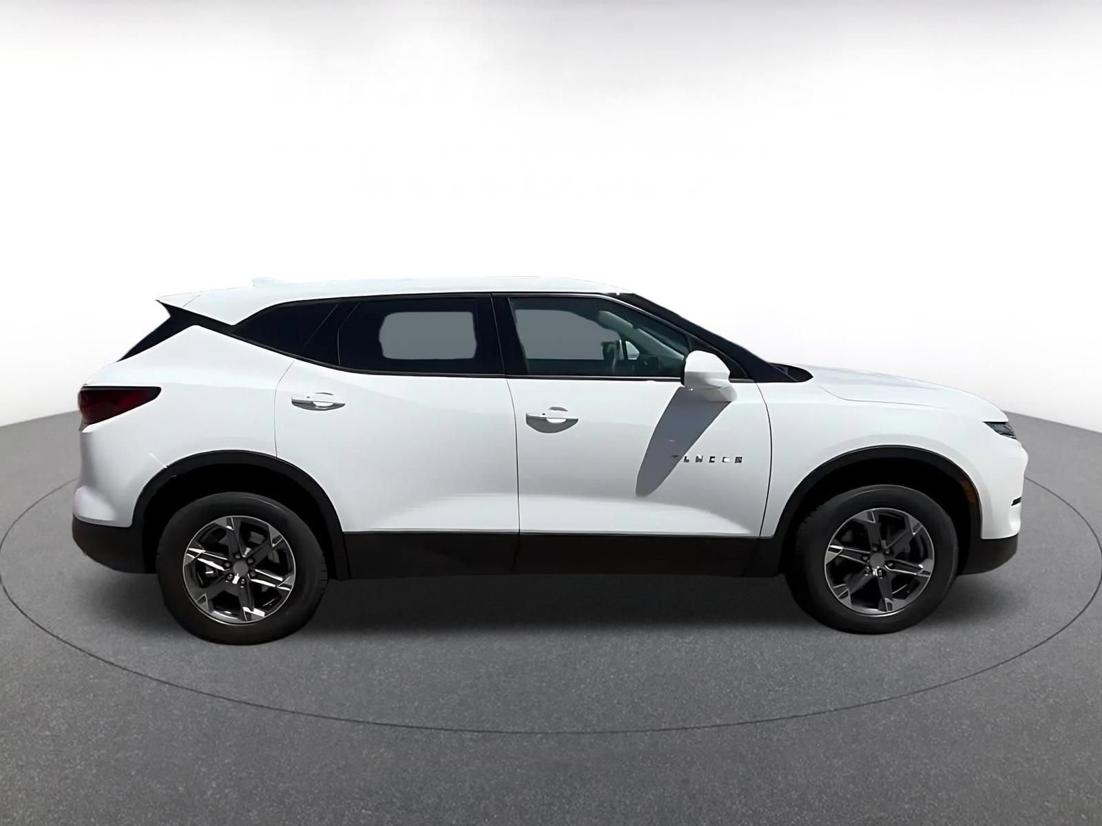 Thumbnail: 2025 Chevrolet Blazer - 16