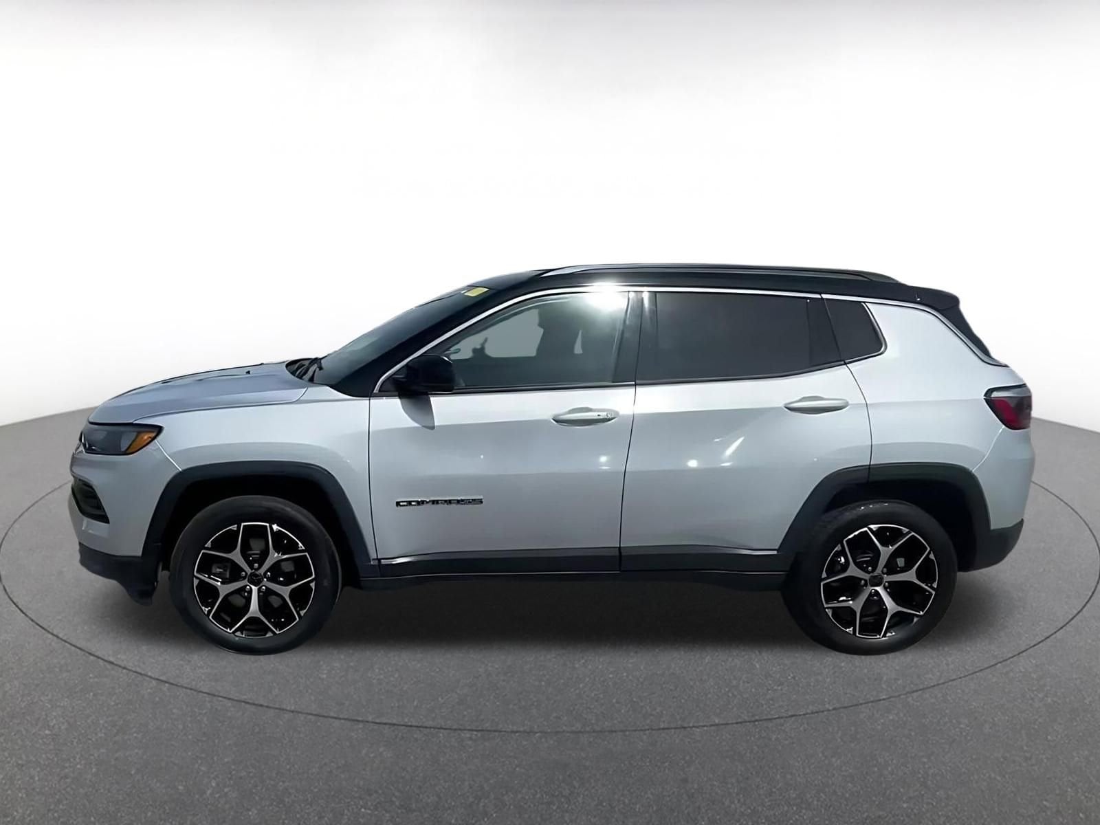 Thumbnail: 2025 Jeep Compass - 9