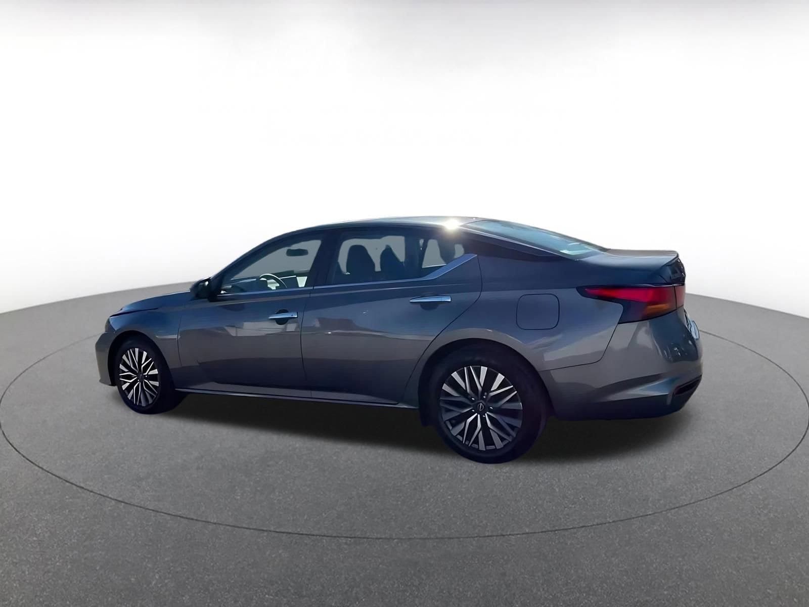 Thumbnail: 2025 Nissan Altima - 10