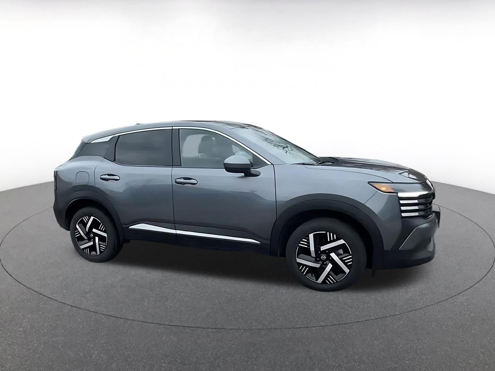 Thumbnail: 2025 Nissan Kicks - 2