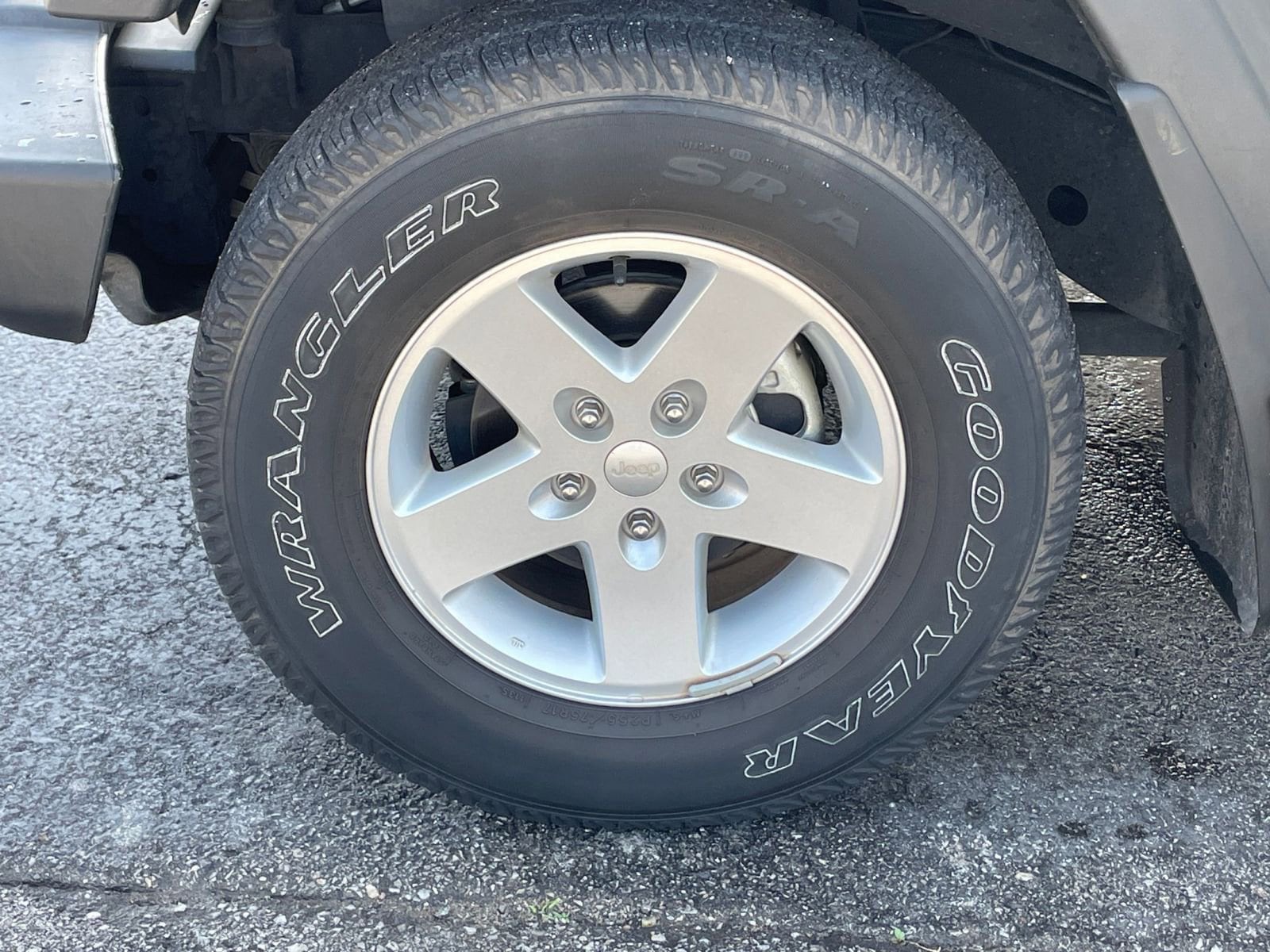 2017 Jeep Wrangler Sport 27