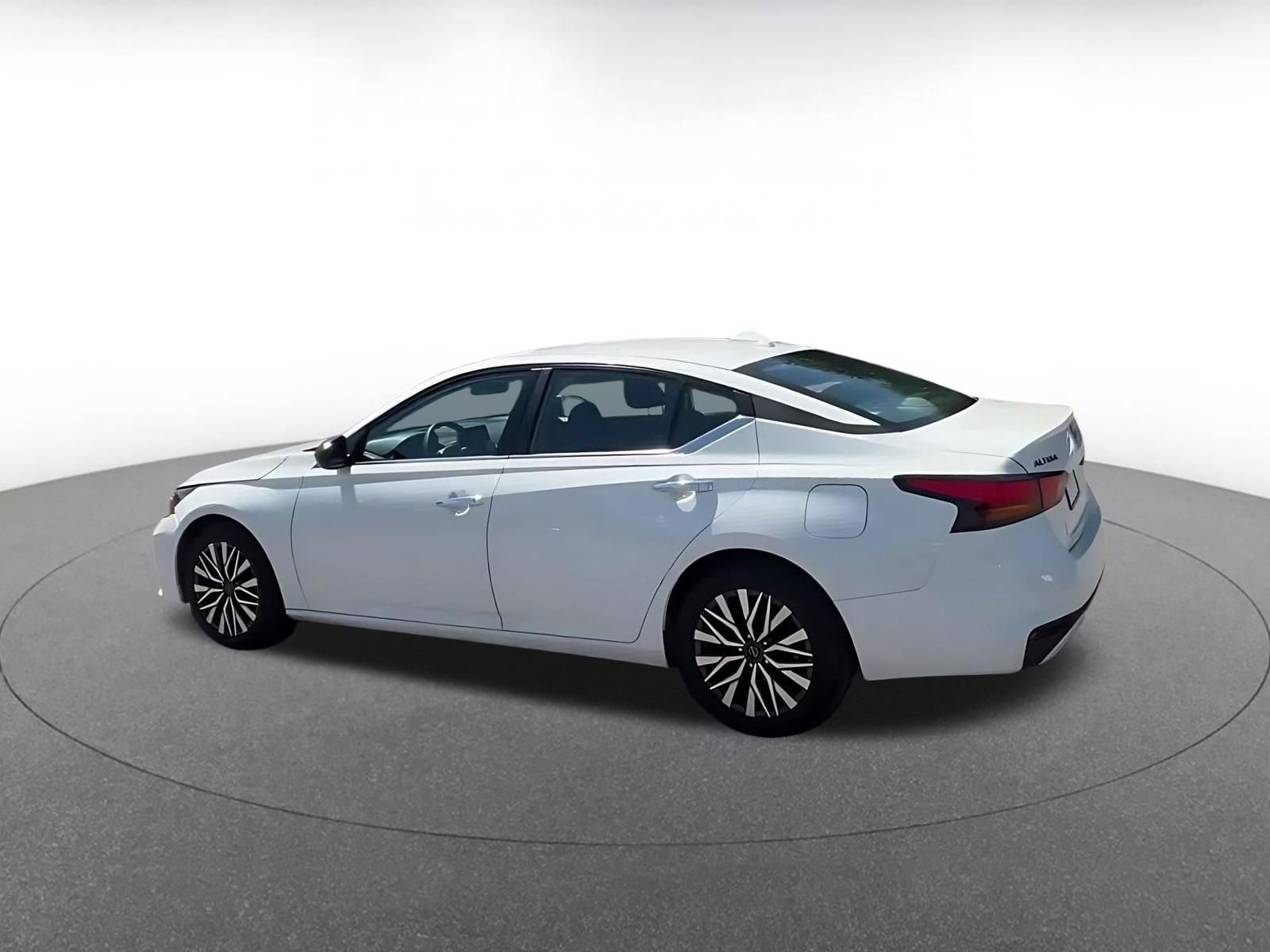 Thumbnail: 2025 Nissan Altima - 10