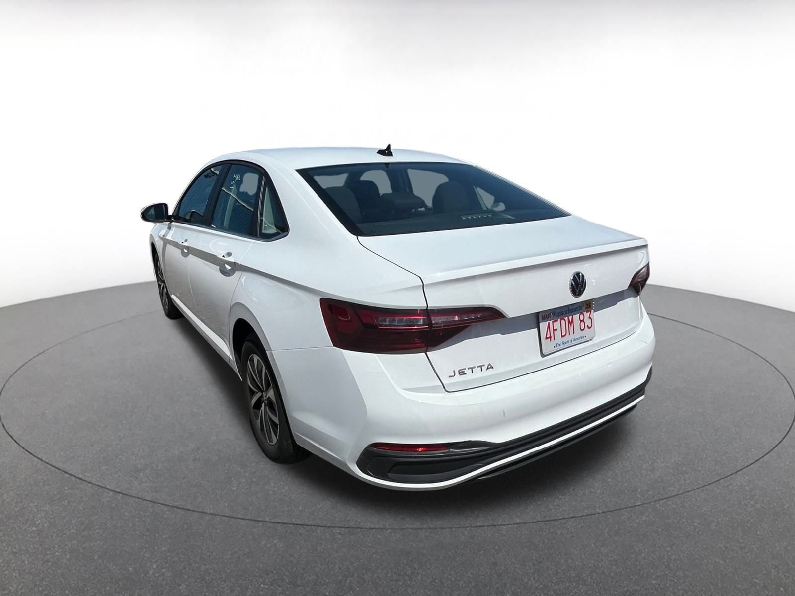 Thumbnail: 2024 Volkswagen Jetta - 3