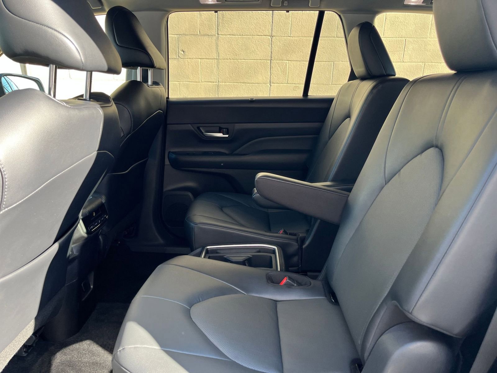 Thumbnail: 2025 Toyota Grand Highlander - 25