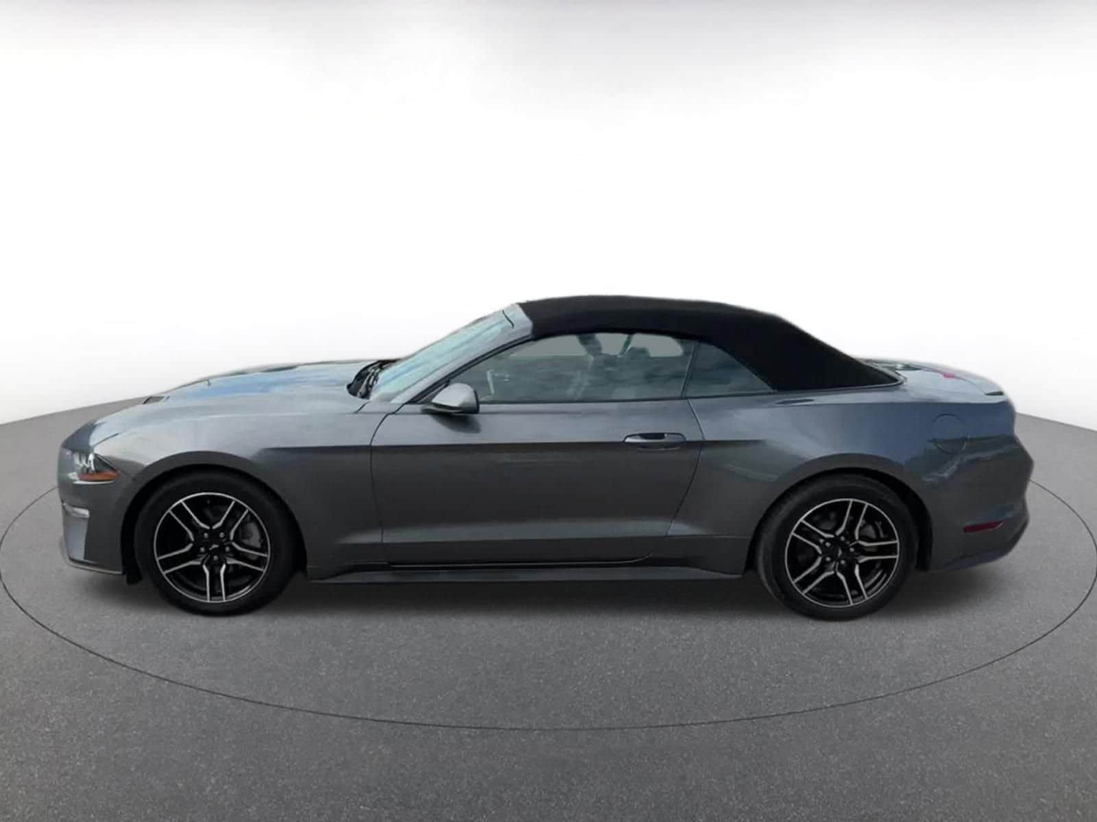 Thumbnail: 2022 Ford Mustang - 6