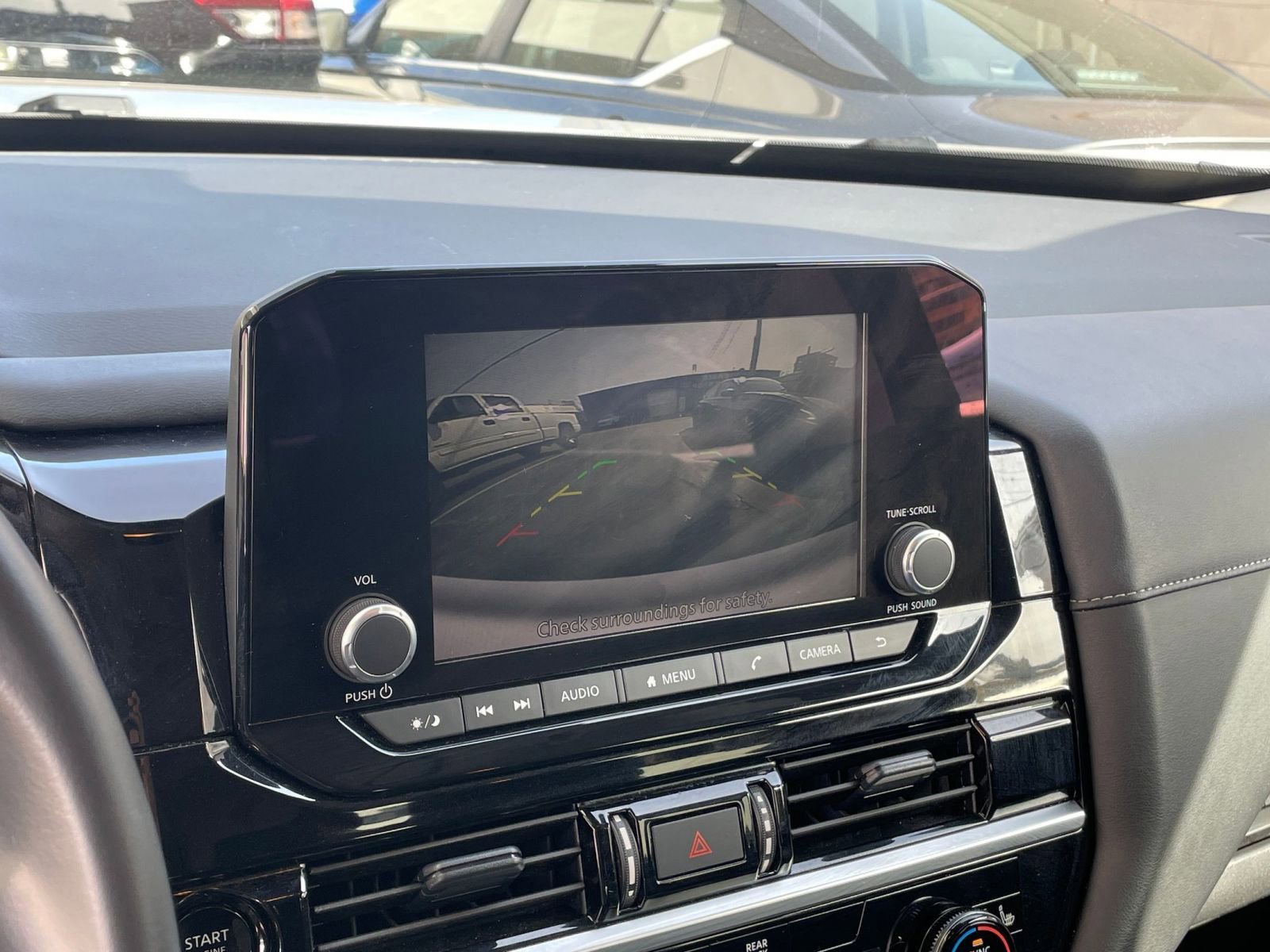 Thumbnail: 2025 Nissan Pathfinder - 25