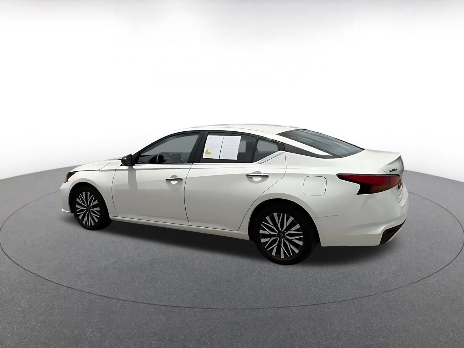 Thumbnail: 2025 Nissan Altima - 8