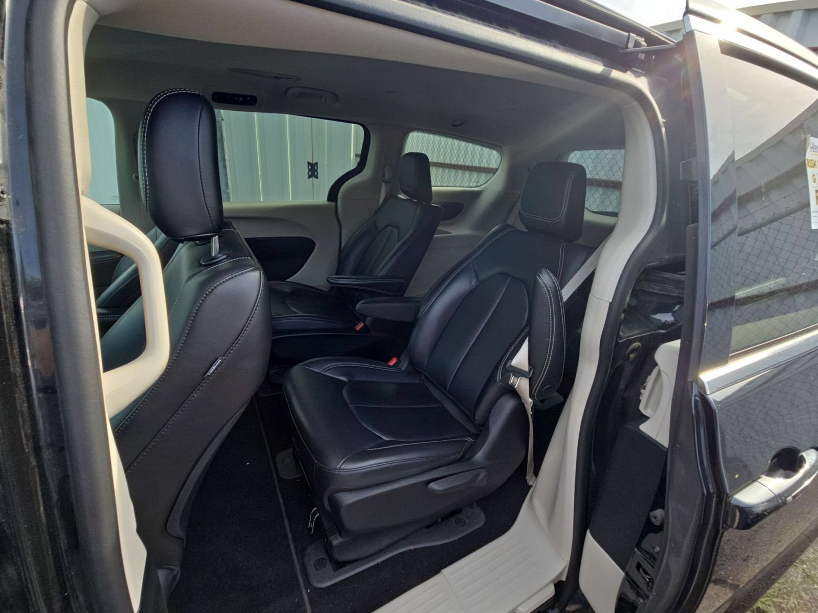 Thumbnail: 2023 Chrysler Pacifica - 11
