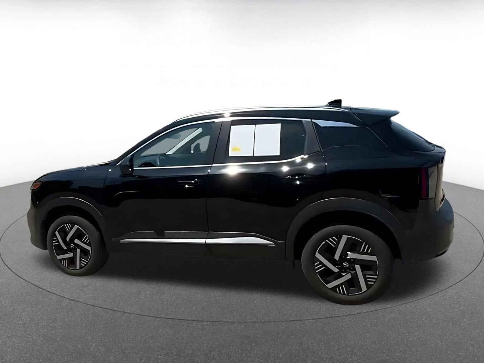 Thumbnail: 2026 Nissan Kicks - 9