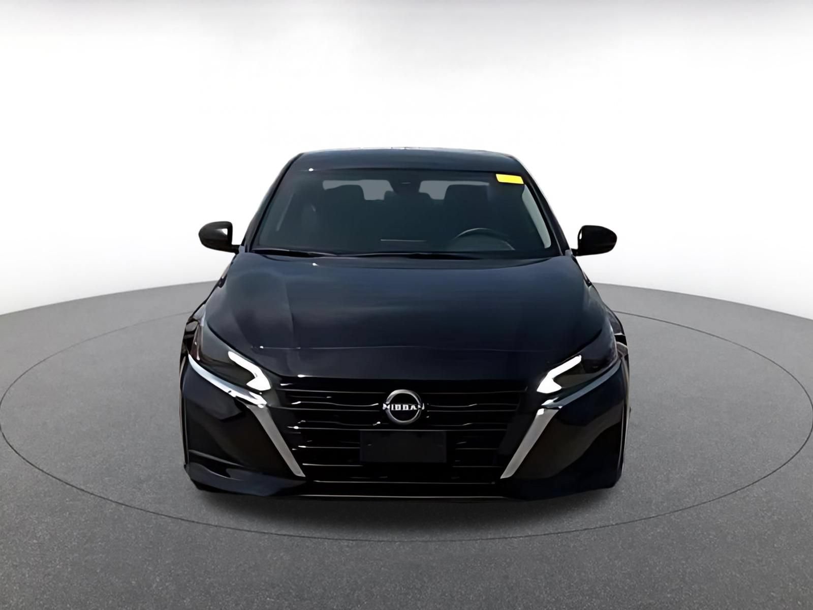 Thumbnail: 2025 Nissan Altima - 8