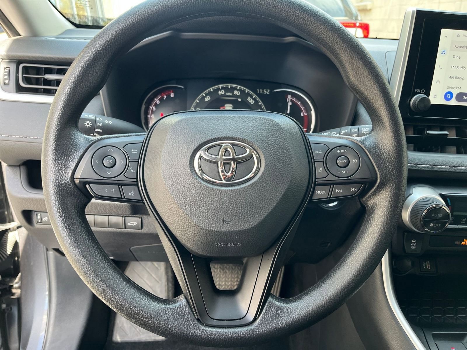 Thumbnail: 2025 Toyota RAV4 - 28