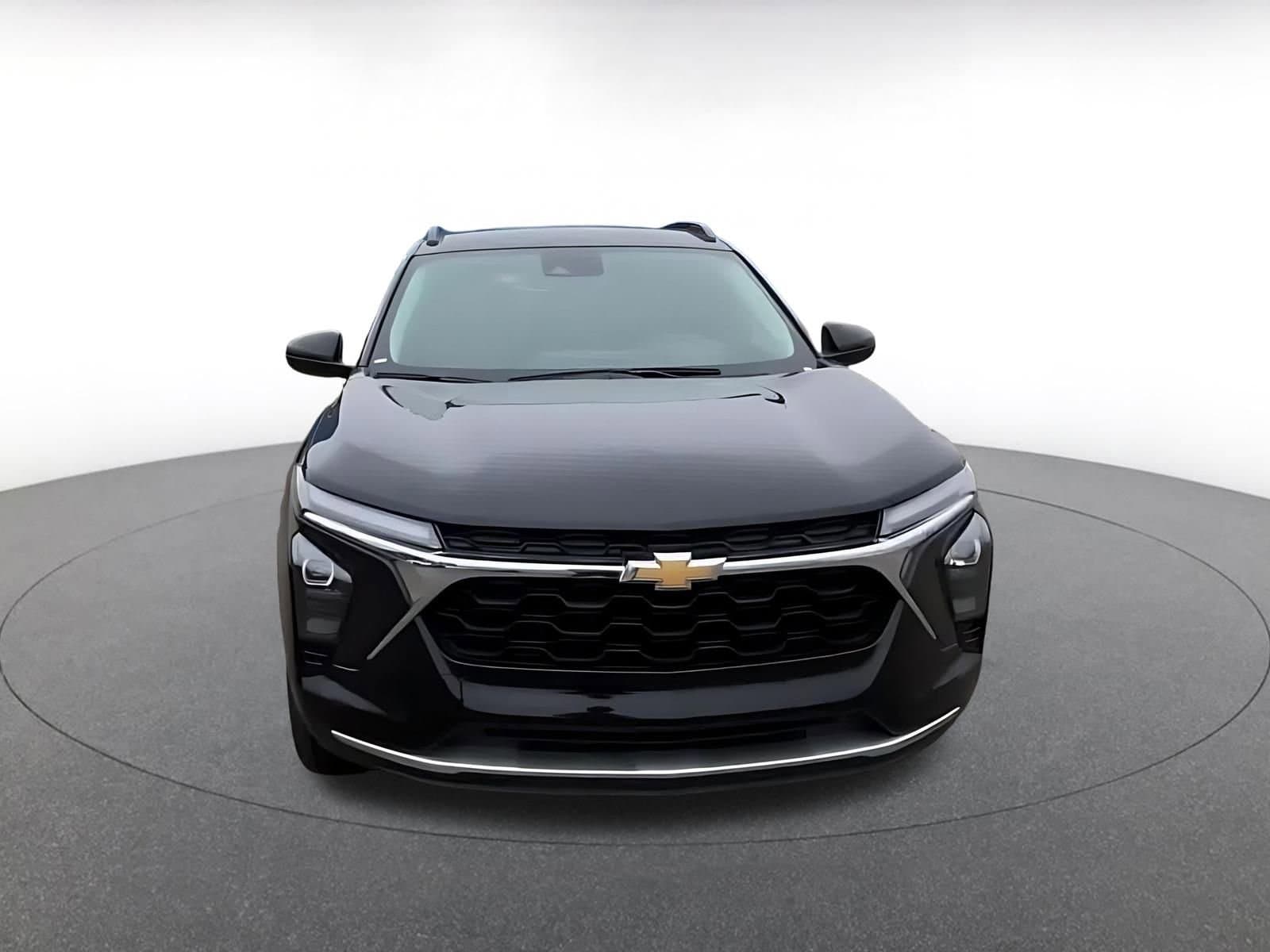 Thumbnail: 2025 Chevrolet Trax - 4