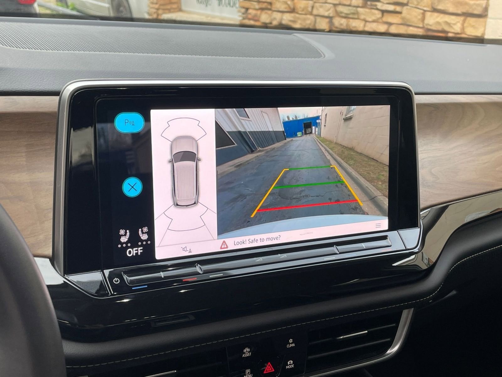 Thumbnail: 2025 Volkswagen Atlas - 17