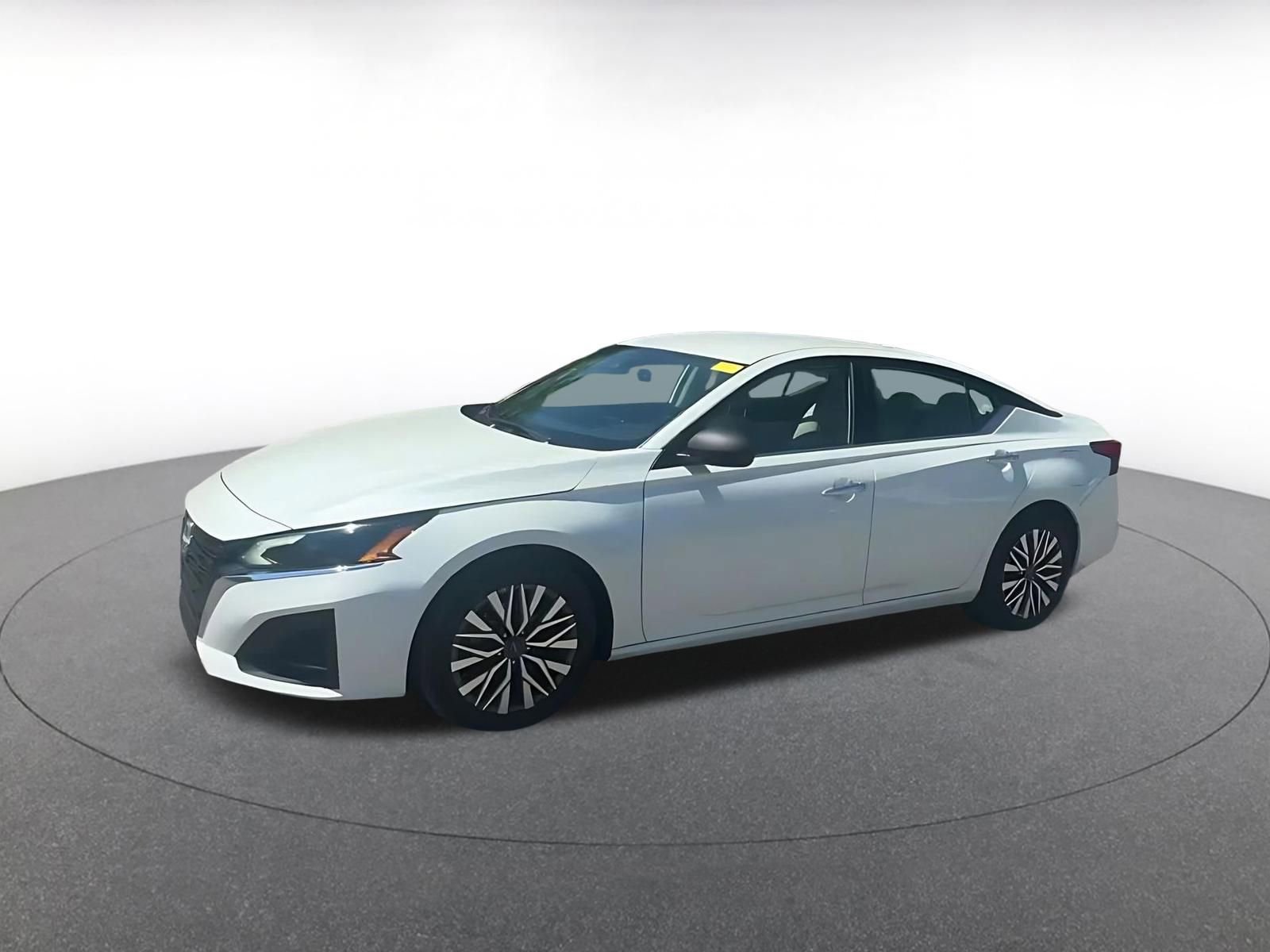 Thumbnail: 2025 Nissan Altima - 8