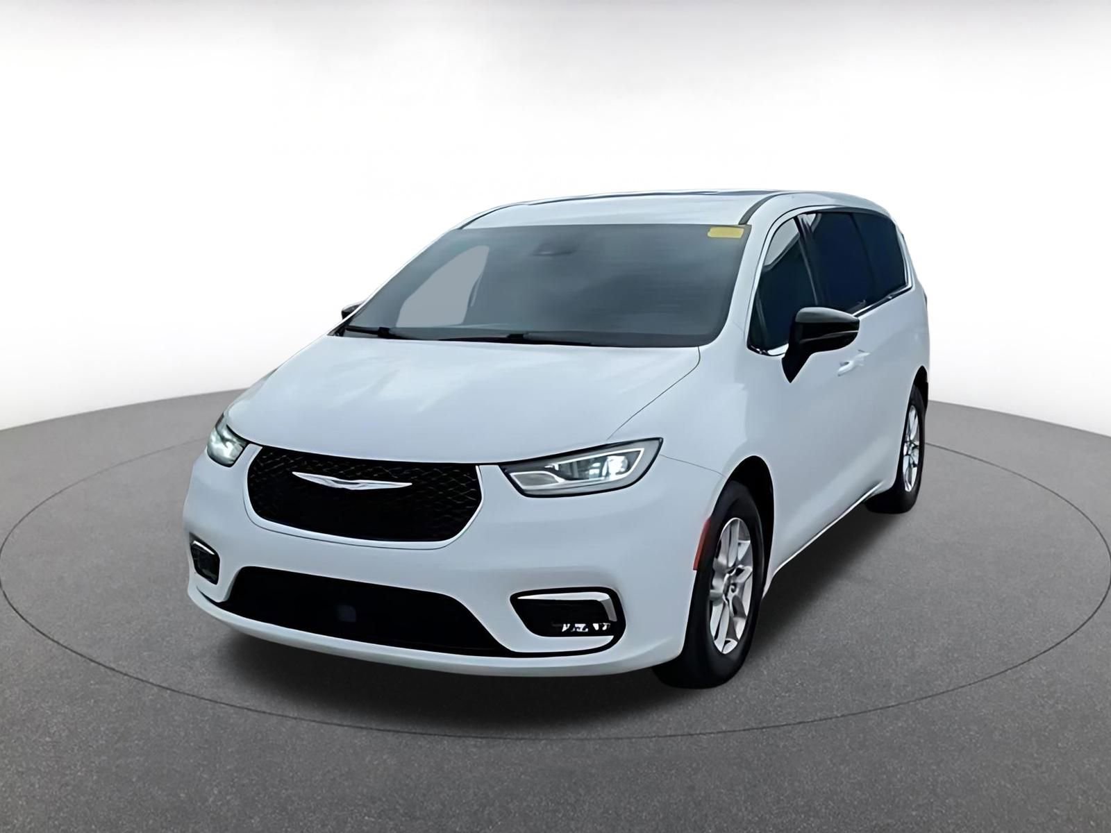 Thumbnail: 2025 Chrysler Pacifica - 7