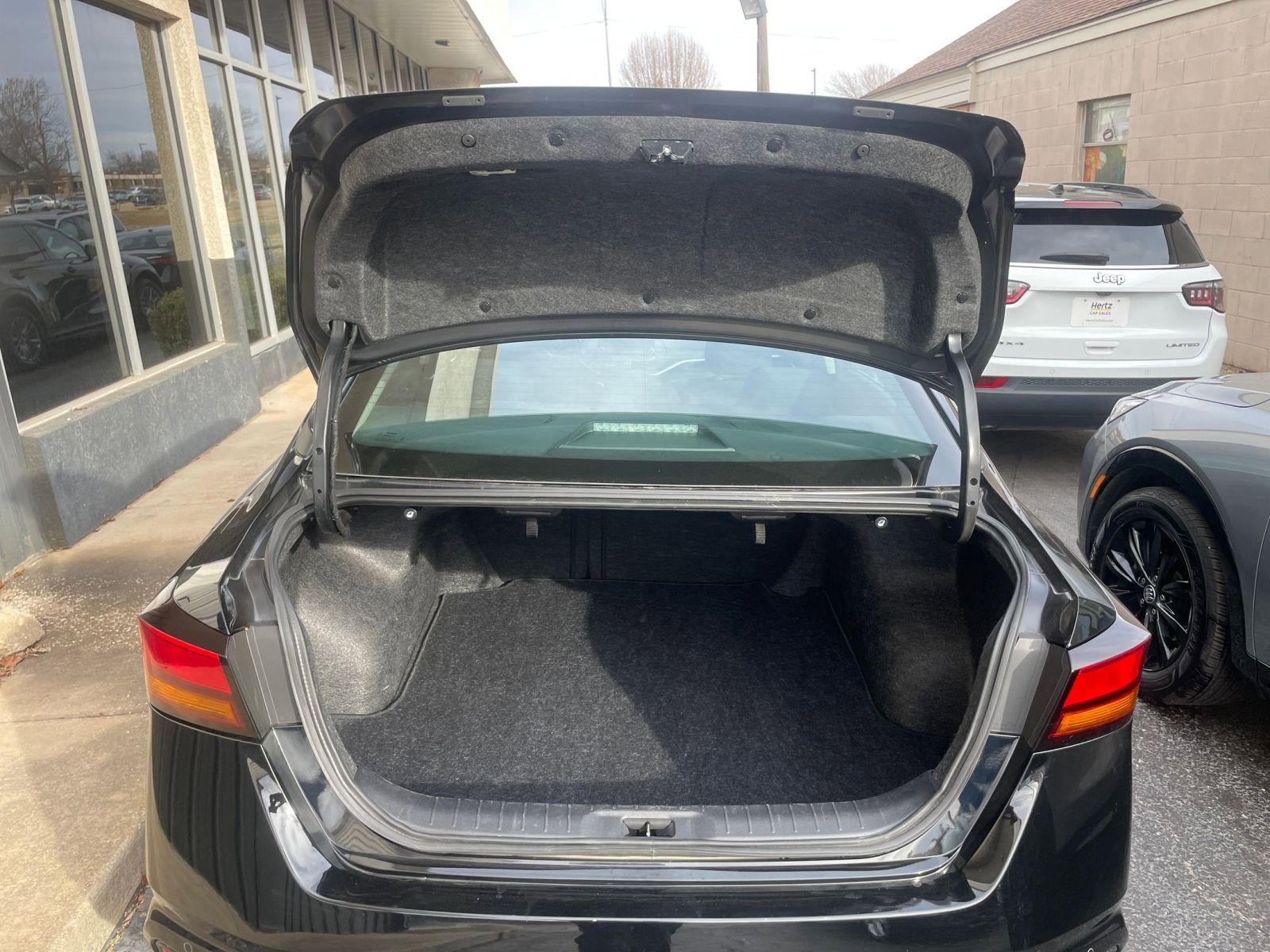 Thumbnail: 2025 Nissan Altima - 30