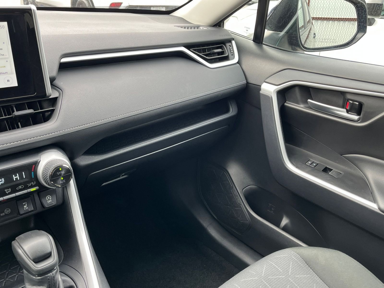 Thumbnail: 2025 Toyota RAV4 - 35