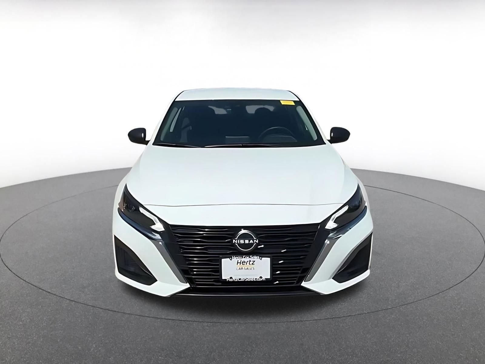 Thumbnail: 2025 Nissan Altima - 4