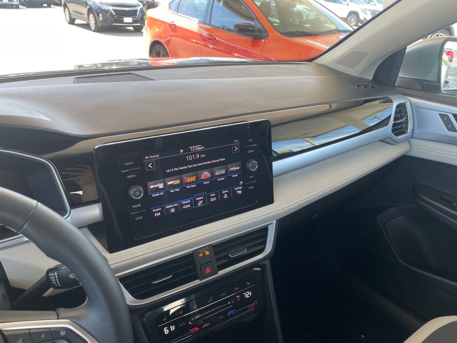 Thumbnail: 2025 Volkswagen Taos - 18