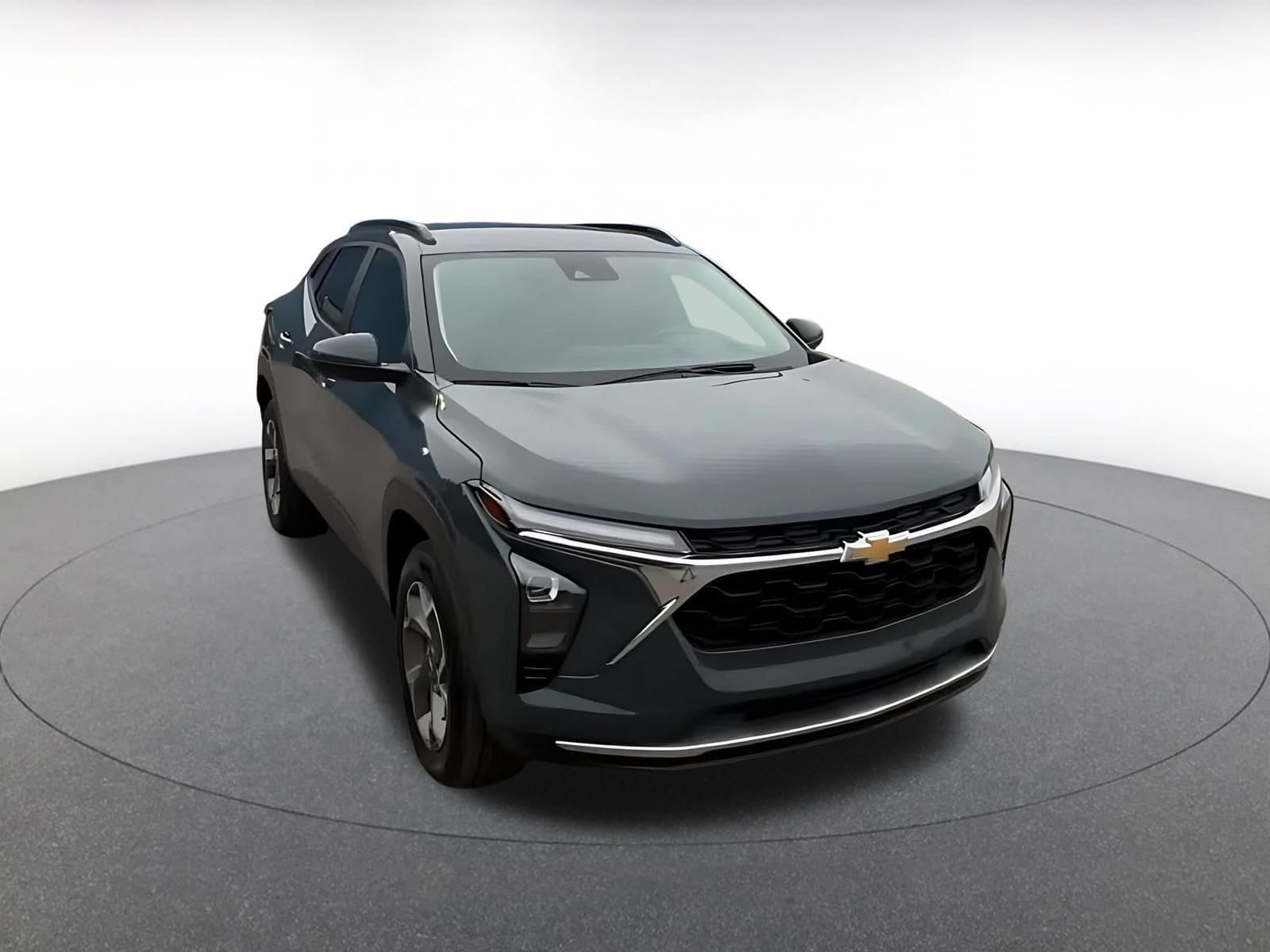Thumbnail: 2025 Chevrolet Trax - 3