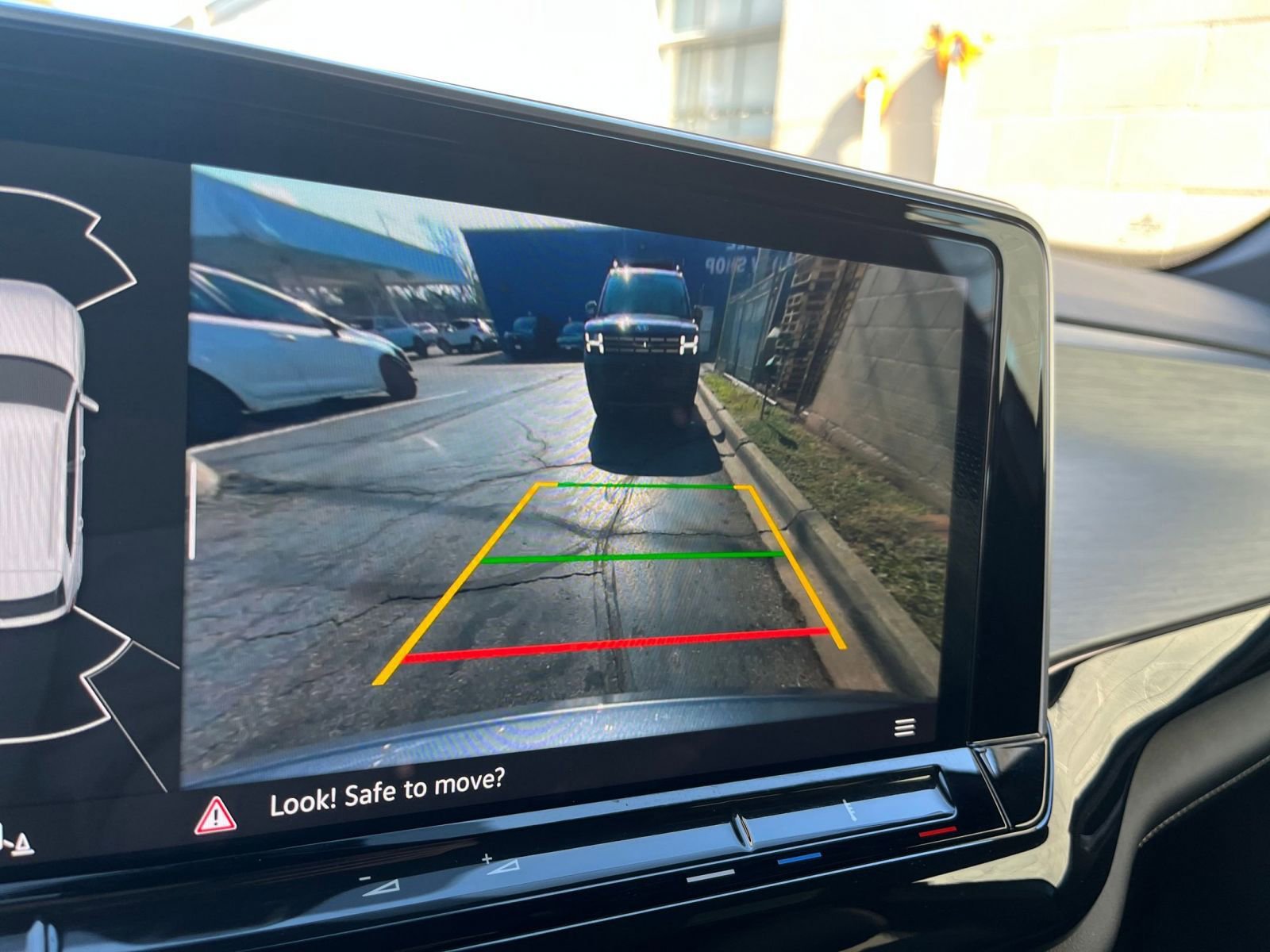 Thumbnail: 2025 Volkswagen Atlas - 17