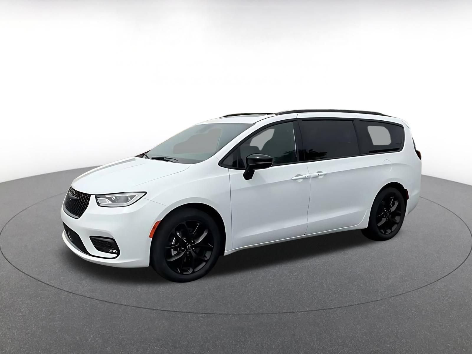 Thumbnail: 2025 Chrysler Pacifica - 6