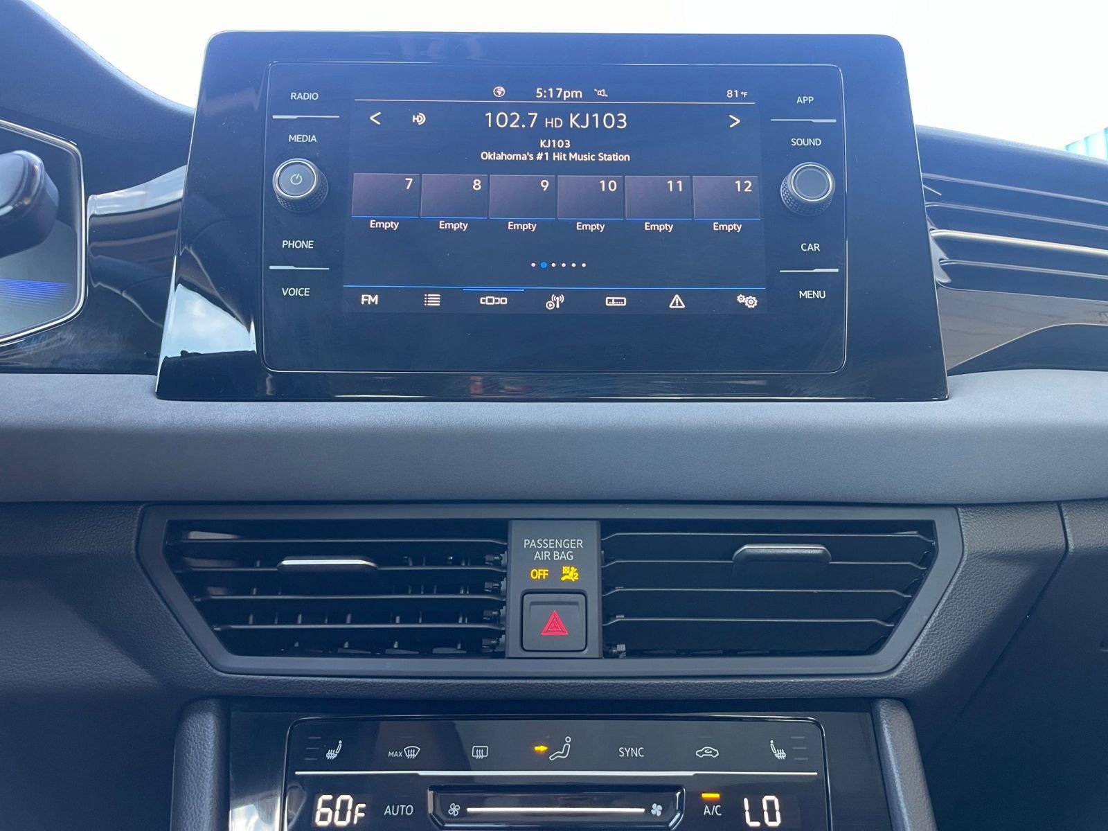 Thumbnail: 2025 Volkswagen Jetta - 18