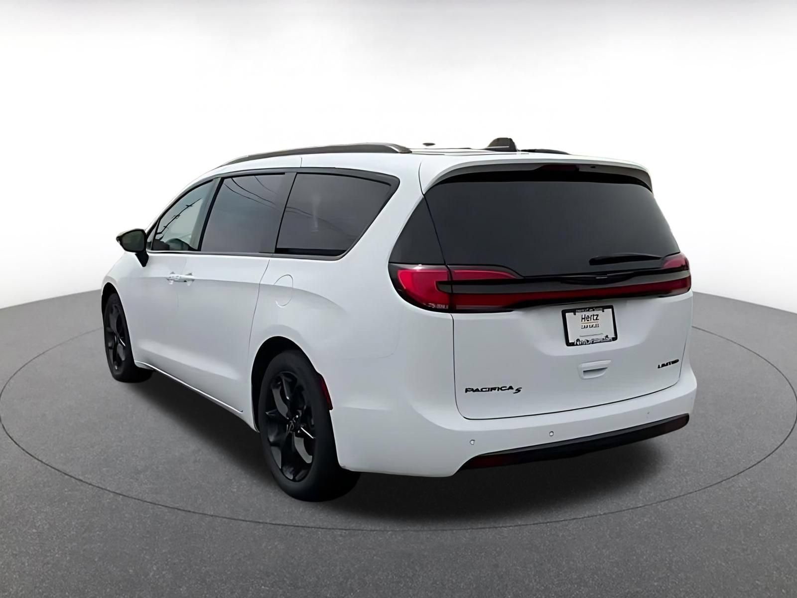 Thumbnail: 2025 Chrysler Pacifica - 9