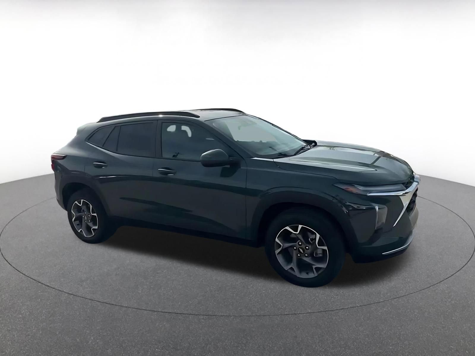 Thumbnail: 2025 Chevrolet Trax - 2