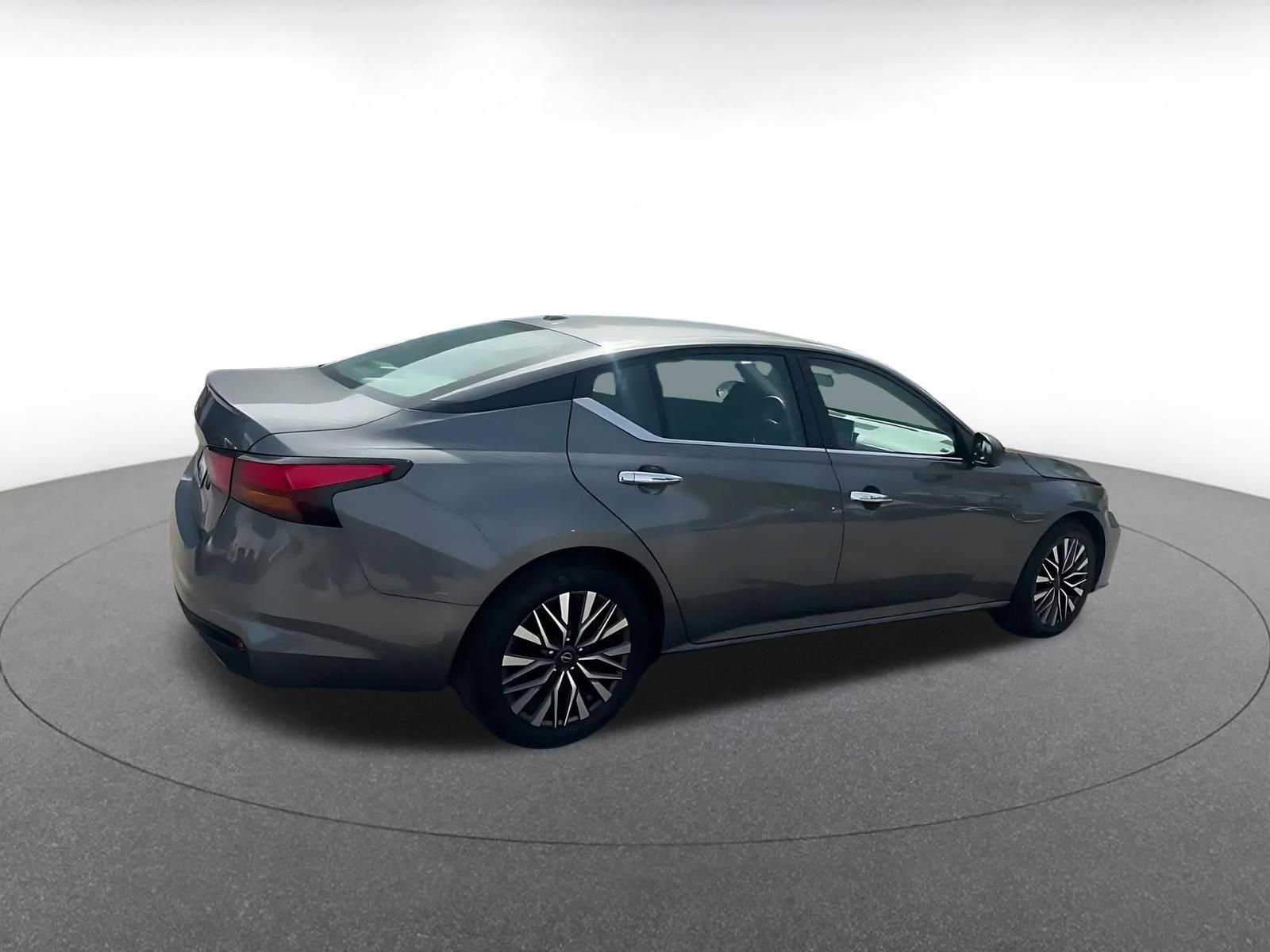 Thumbnail: 2025 Nissan Altima - 14