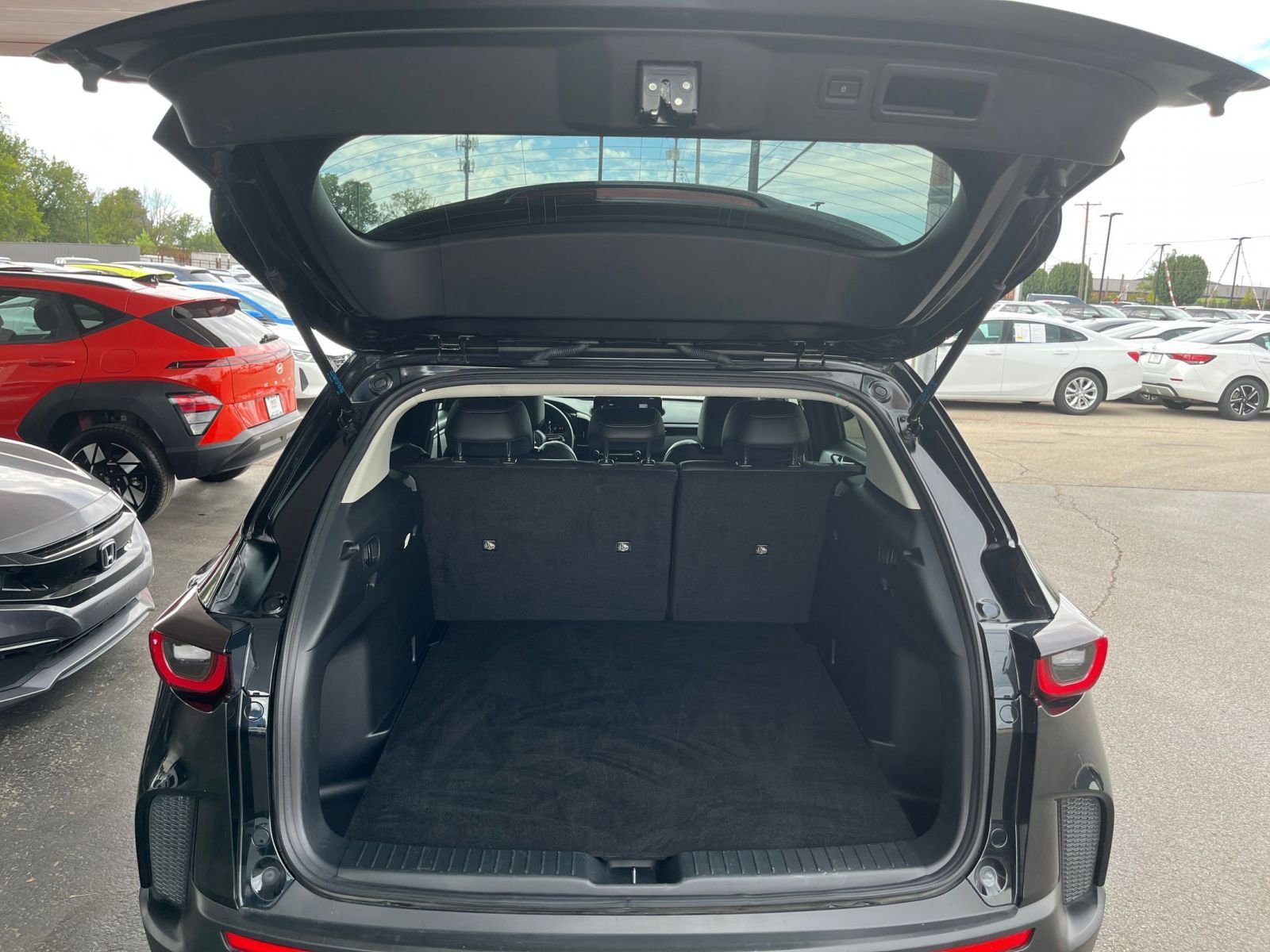 Thumbnail: 2025 Mazda CX-50 - 30